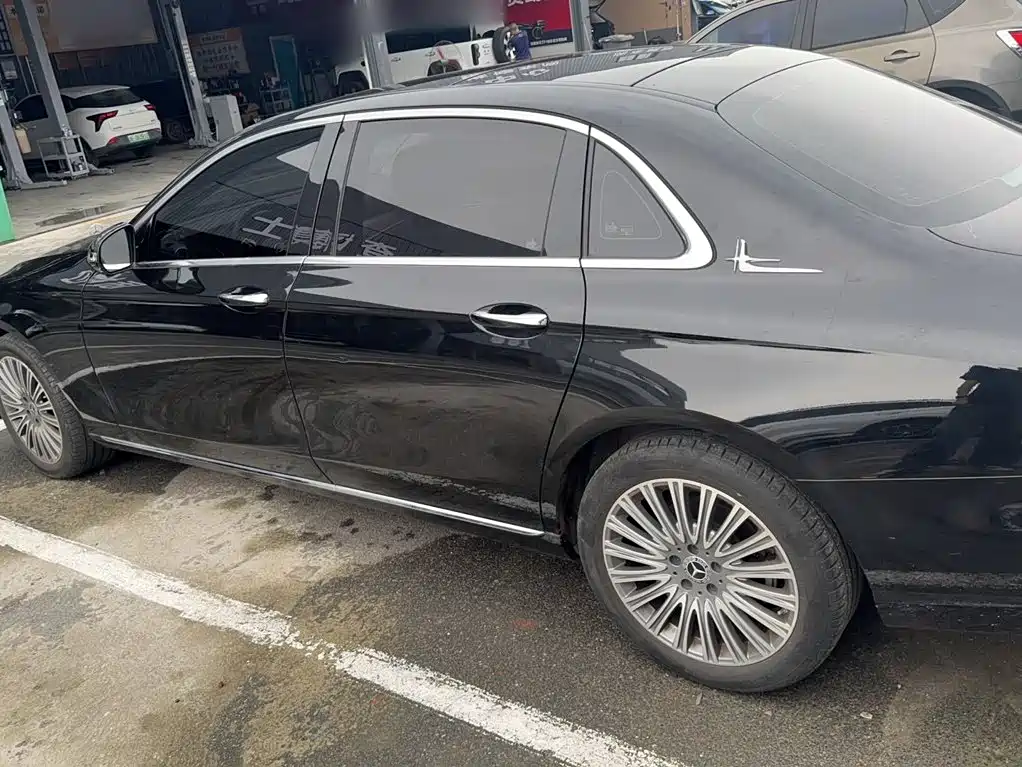 Mercedes-Benz E-Class — миниатюра 10