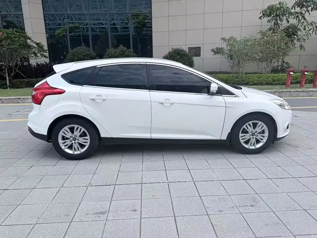 Ford Focus — миниатюра 9