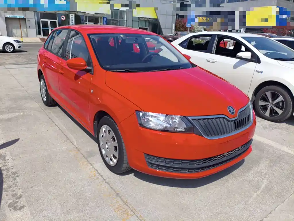 Skoda Rapid Spaceback — миниатюра 4