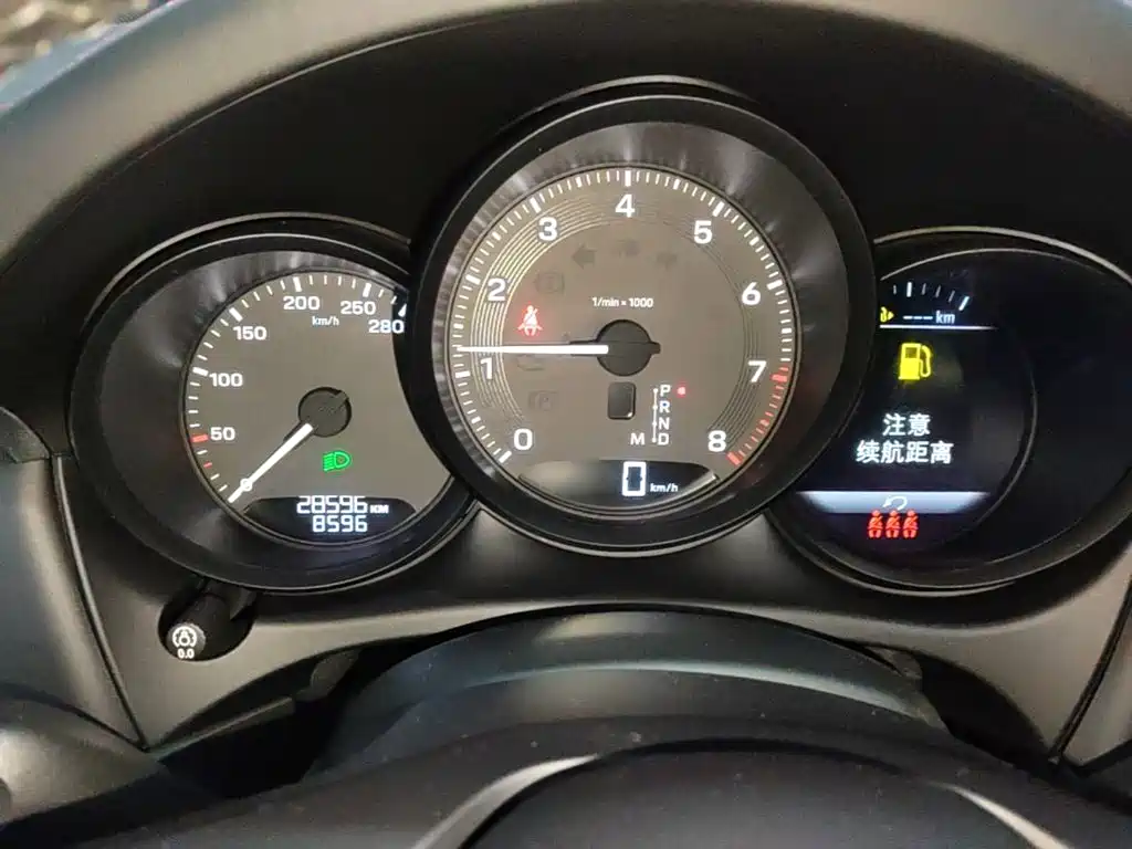 Porsche Macan — миниатюра 12