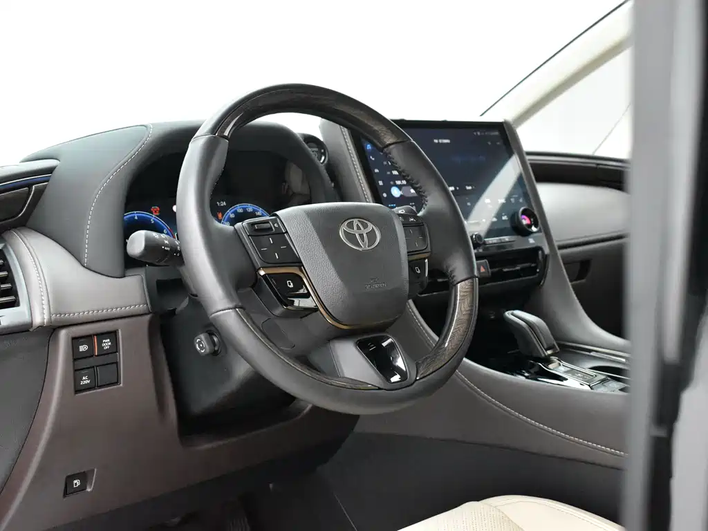 Toyota Alphard — миниатюра 15