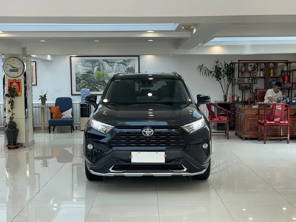 Toyota RAV4 — миниатюра 2