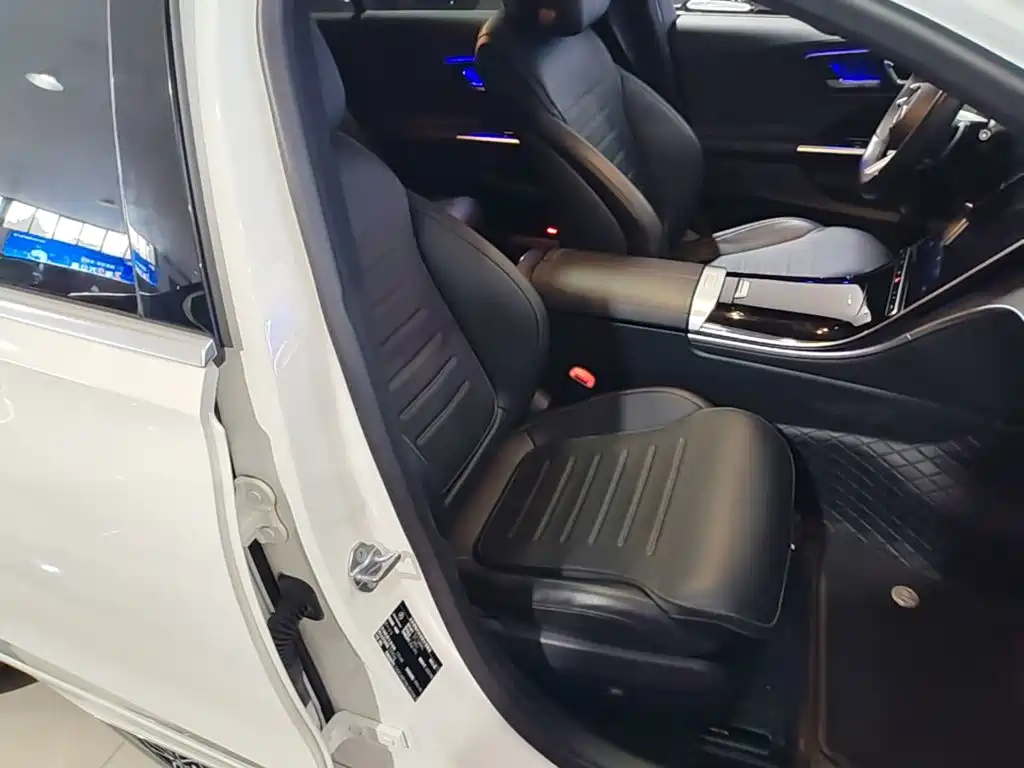 Mercedes-Benz C-Class — миниатюра 25