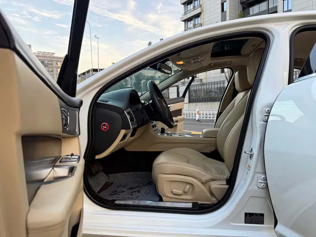 Jaguar XF — миниатюра 11