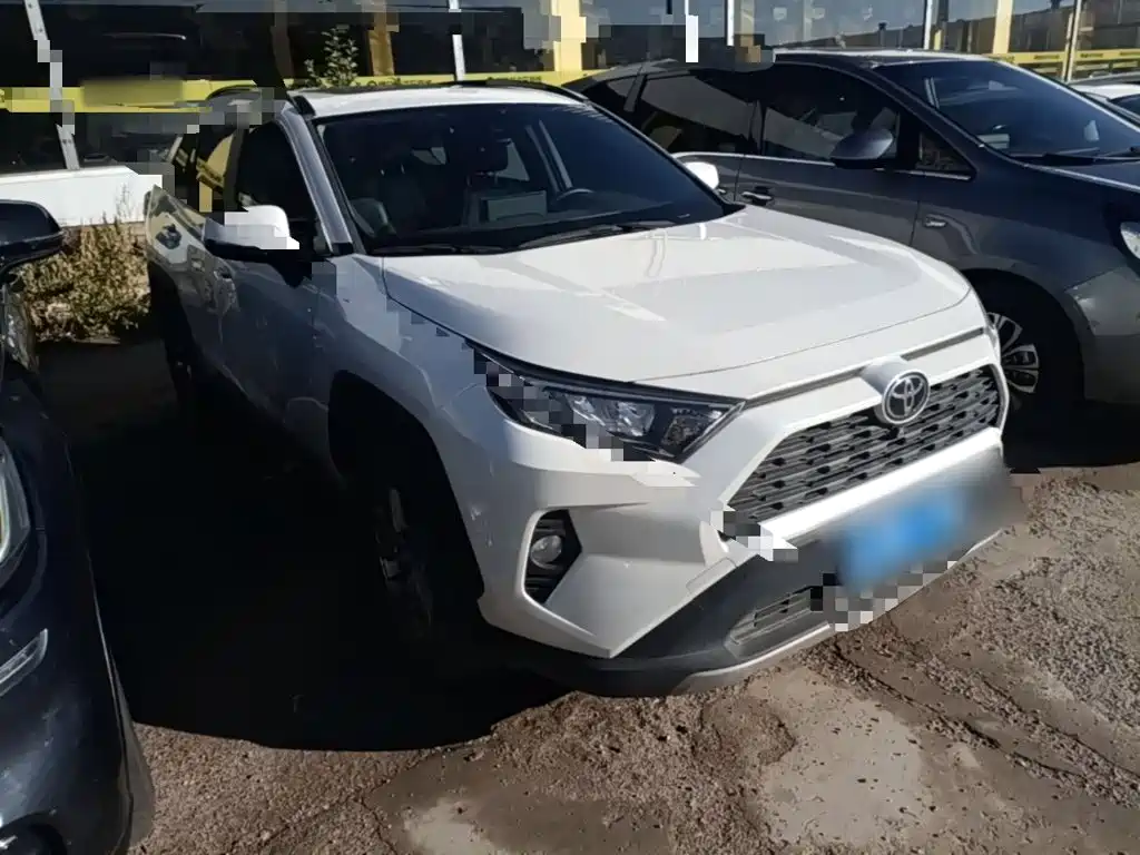 Toyota RAV4 — миниатюра 4