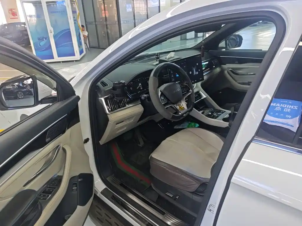 BYD PLUS New Energy — миниатюра 16