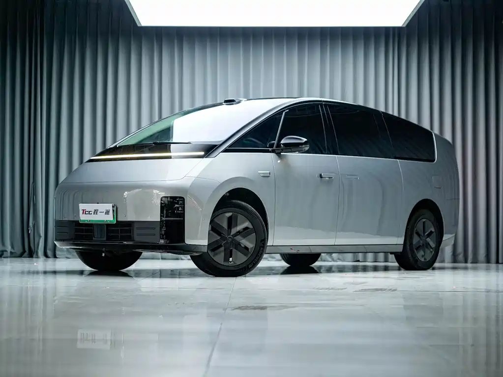 Li Auto Li MEGA — миниатюра 2
