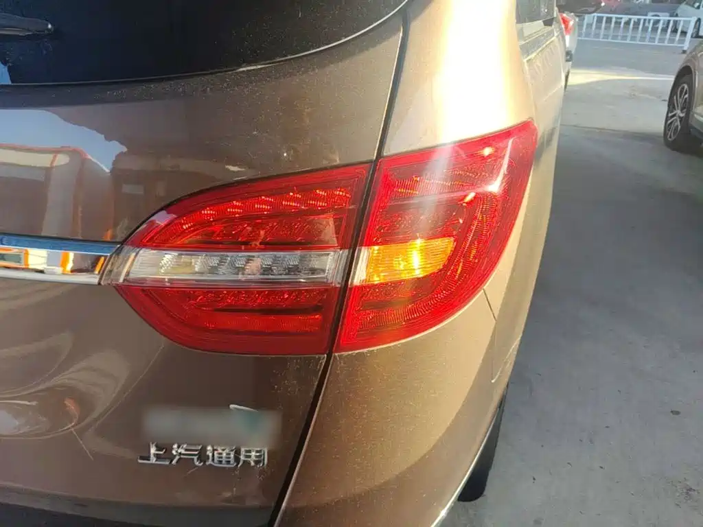 Buick GL8 — миниатюра 8
