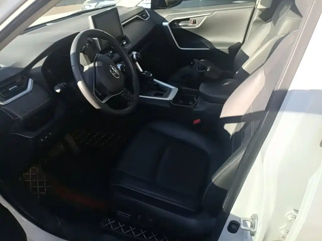 Toyota RAV4 — миниатюра 15