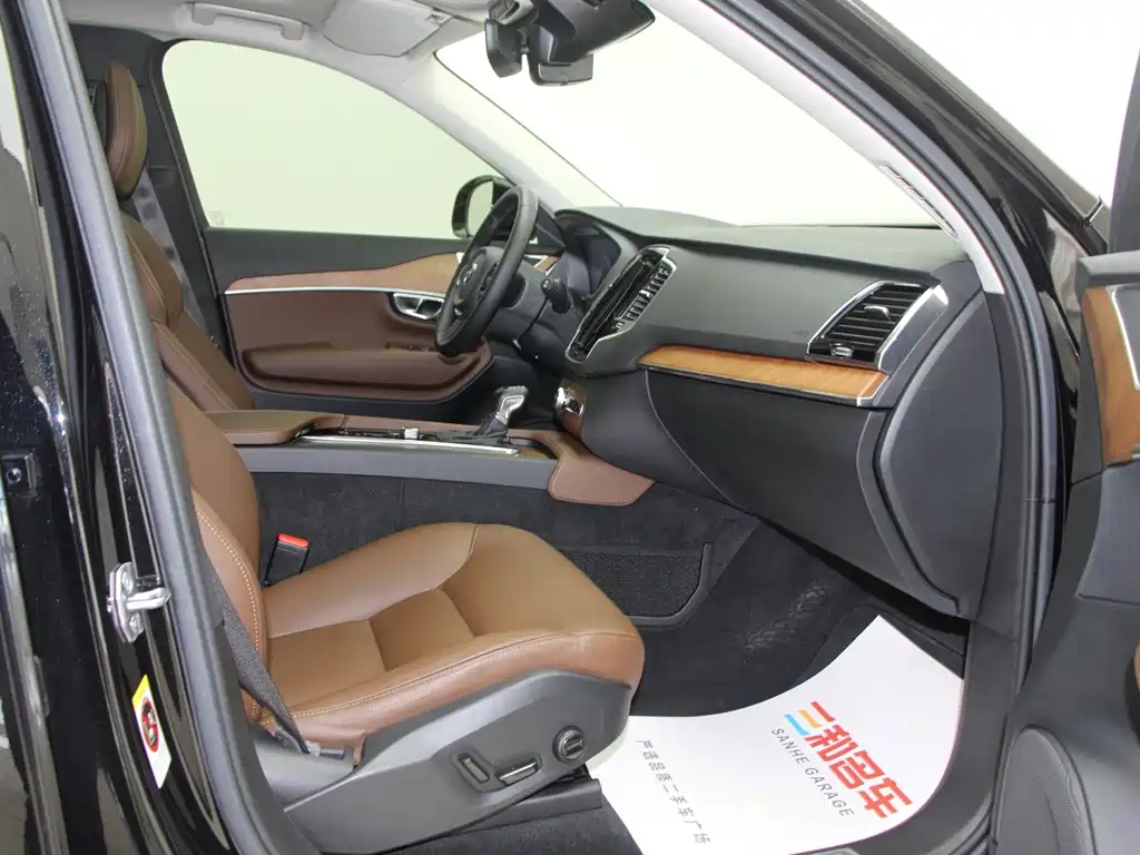 Volvo XC90 — миниатюра 9