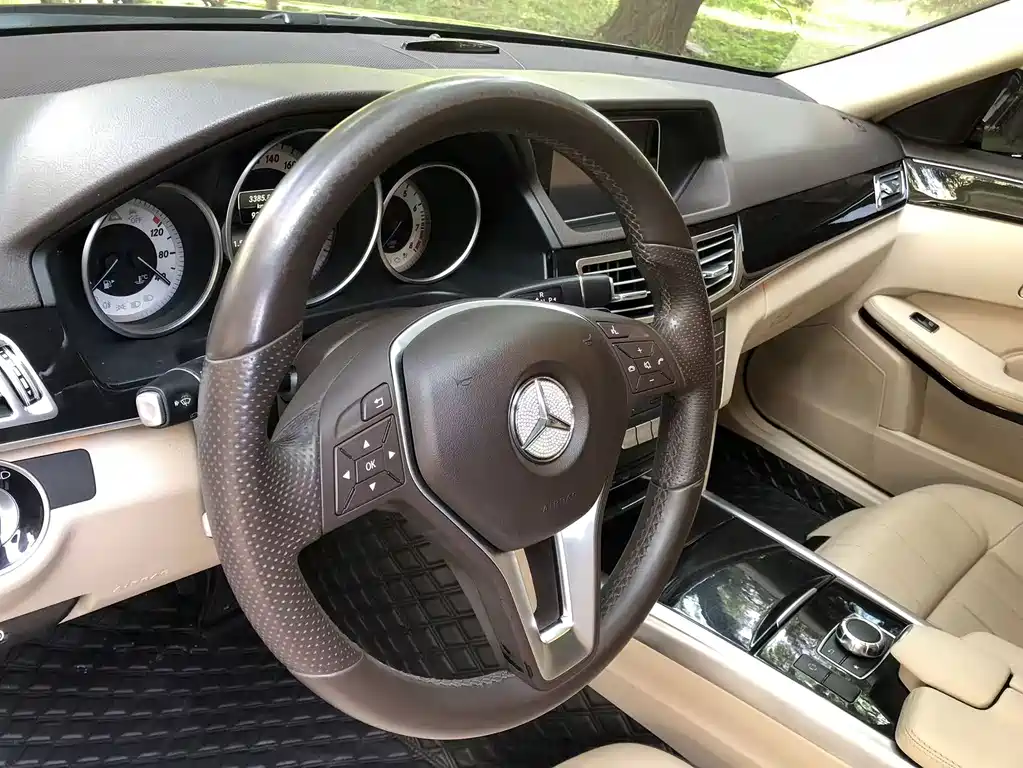 Mercedes-Benz E-Class — миниатюра 6