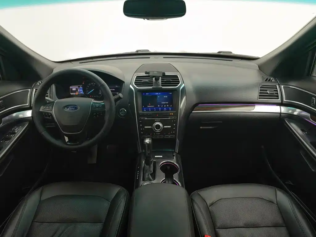 Ford Explorer (Import) — миниатюра 5