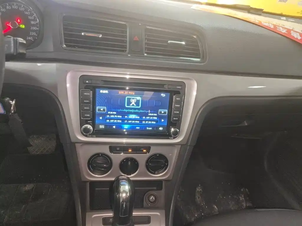 Volkswagen Lavida — миниатюра 13