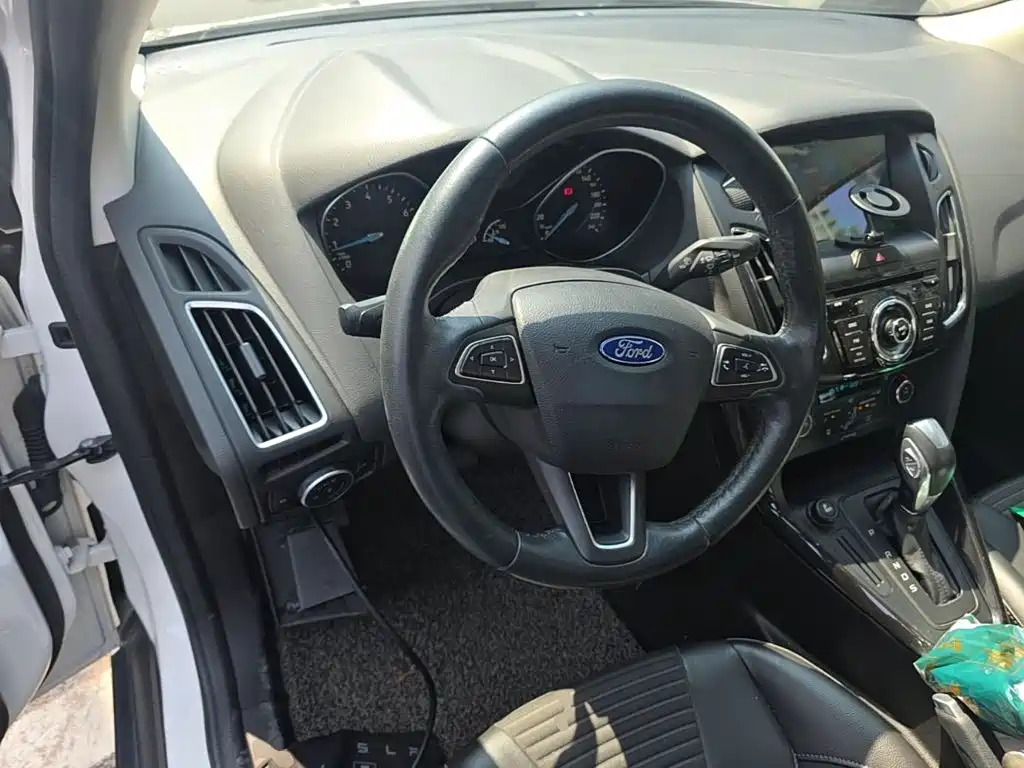 Ford Focus — миниатюра 11