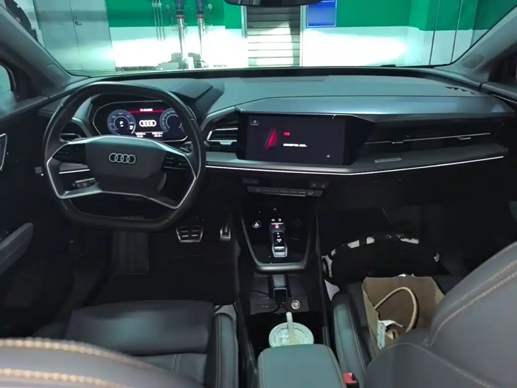 Audi Q4 e-tron — миниатюра 10