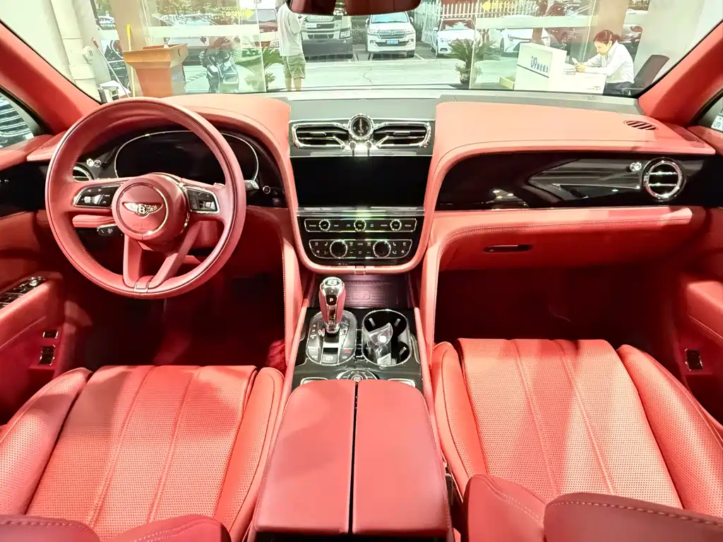 Bentley Bentayga — миниатюра 7