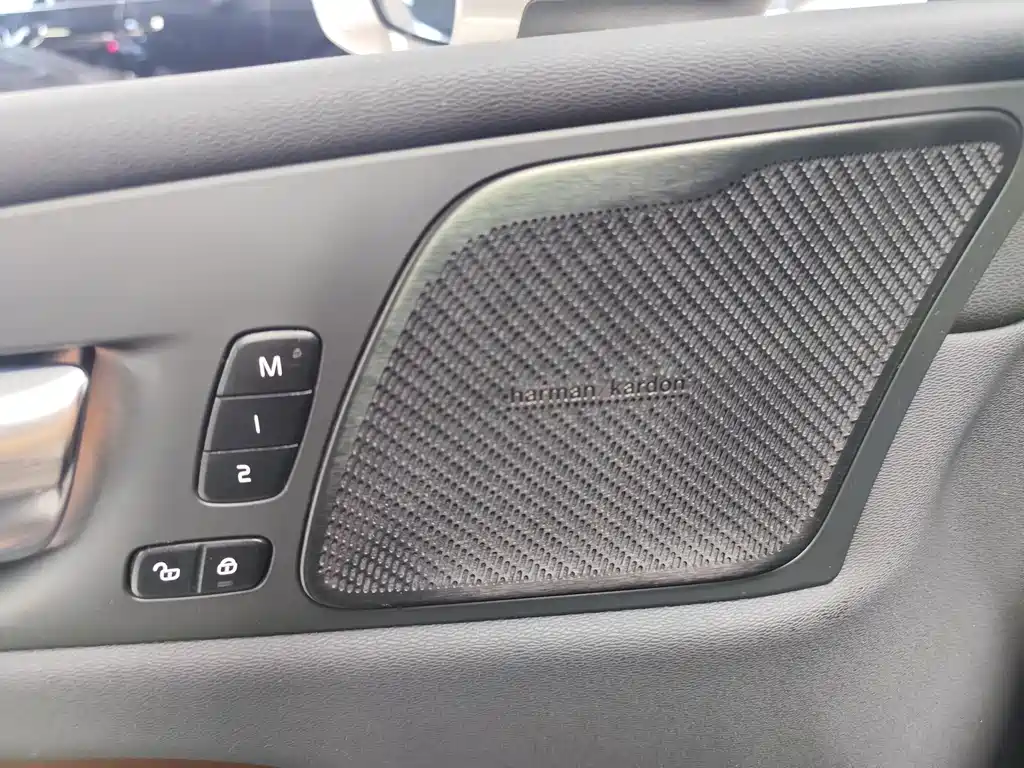 Volvo XC60 — миниатюра 10