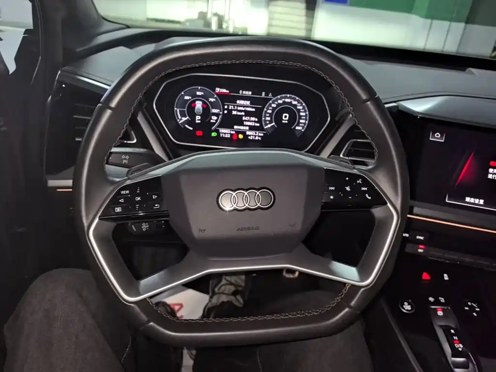 Audi Q4 e-tron — миниатюра 11
