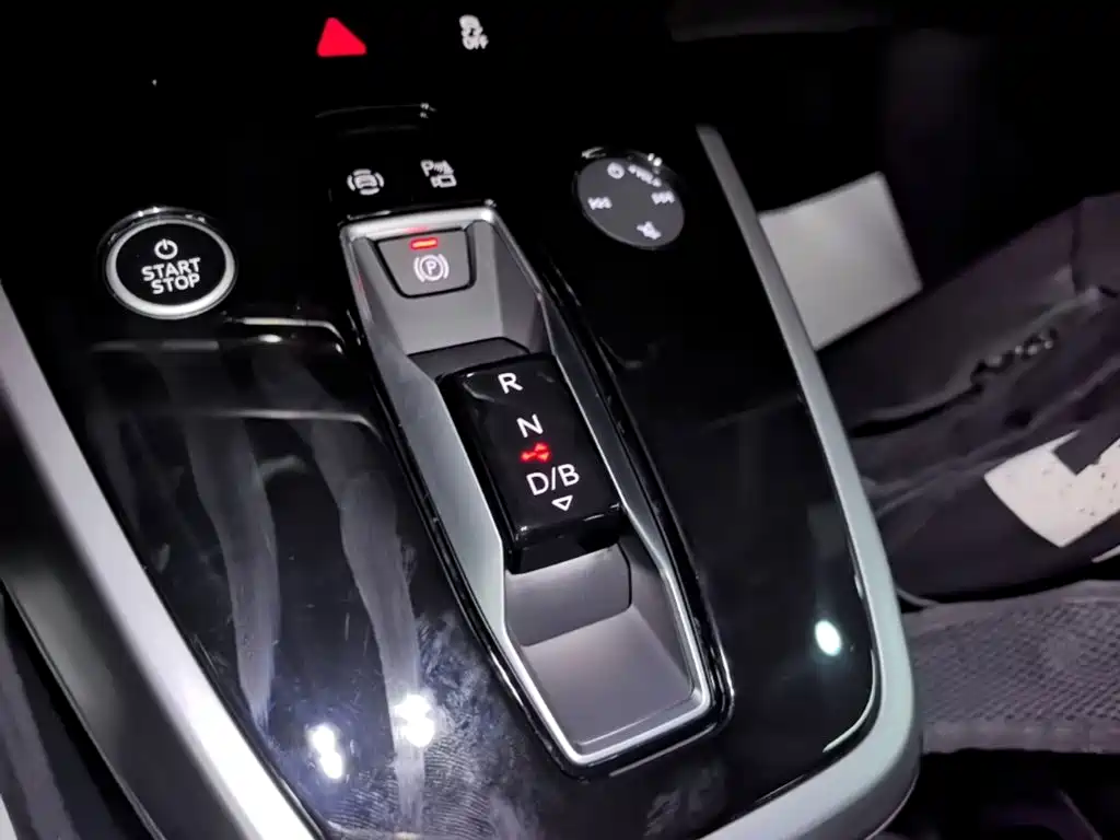 Audi Q4 e-tron — миниатюра 14