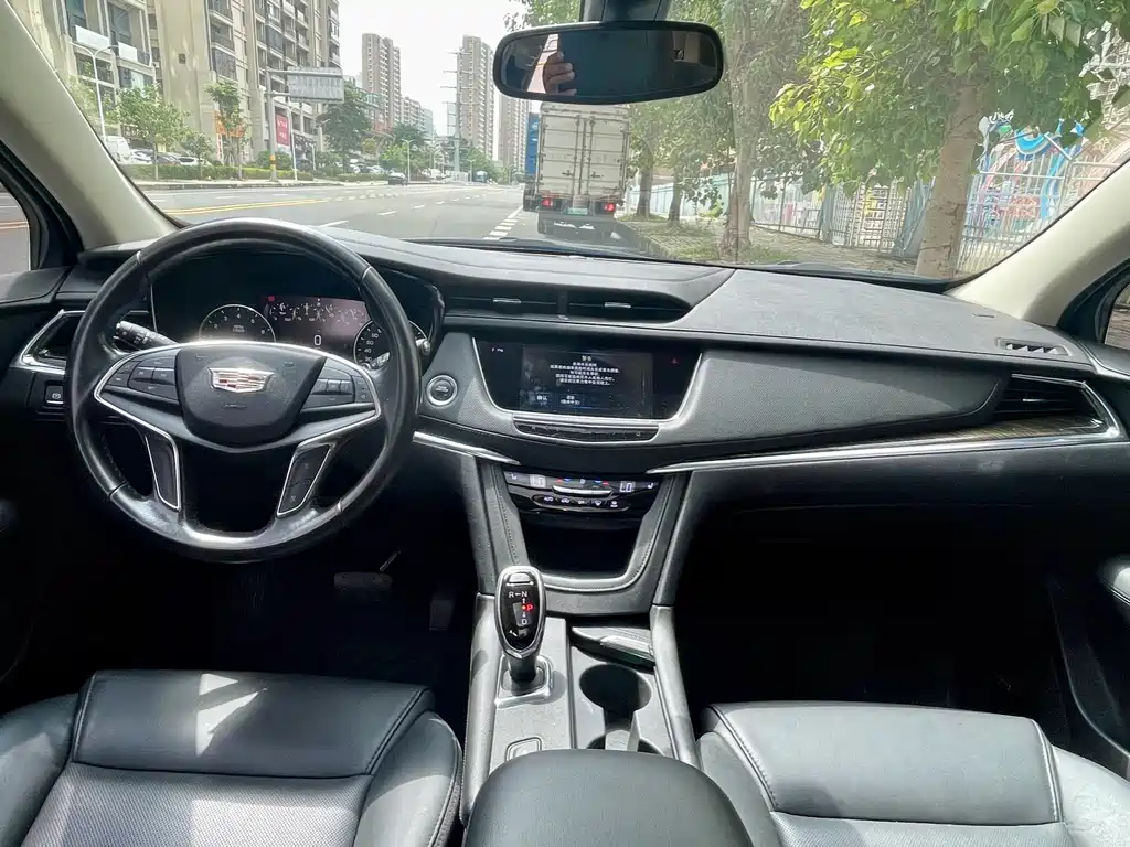 Cadillac XT5 — миниатюра 5