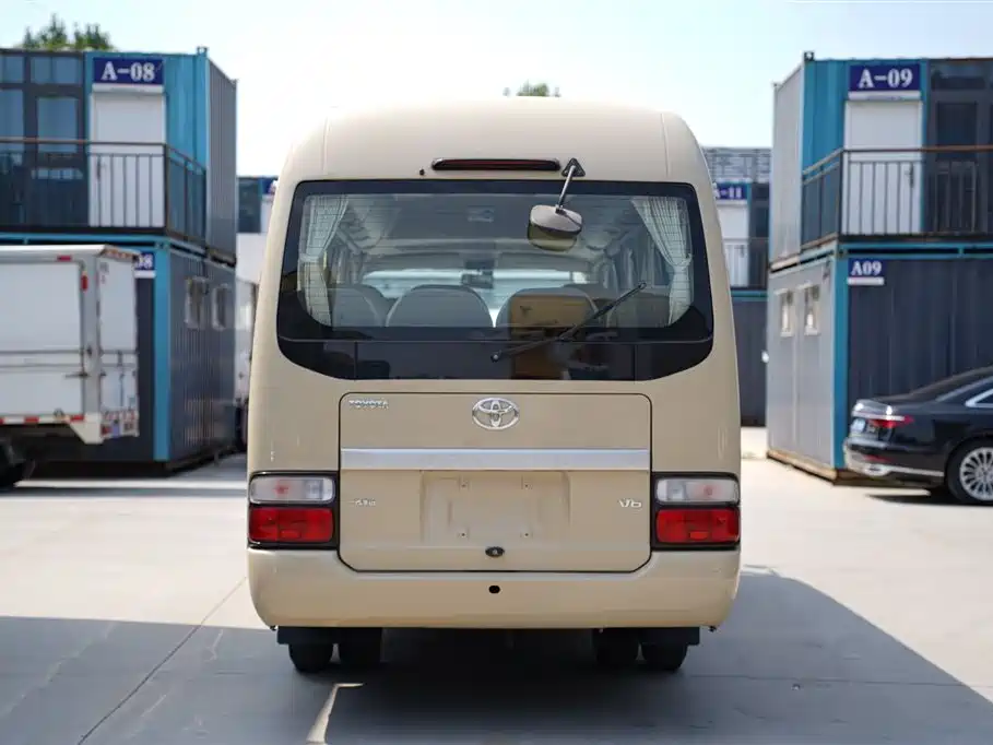 Toyota Coaster — миниатюра 5