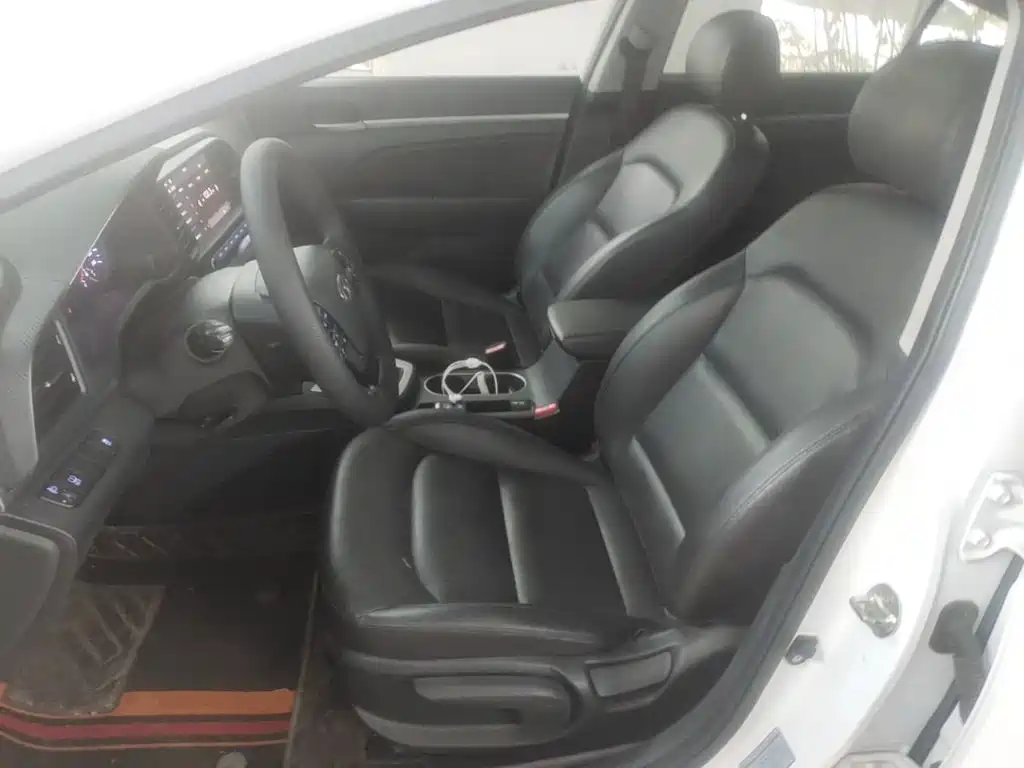 Hyundai Elantra — миниатюра 15