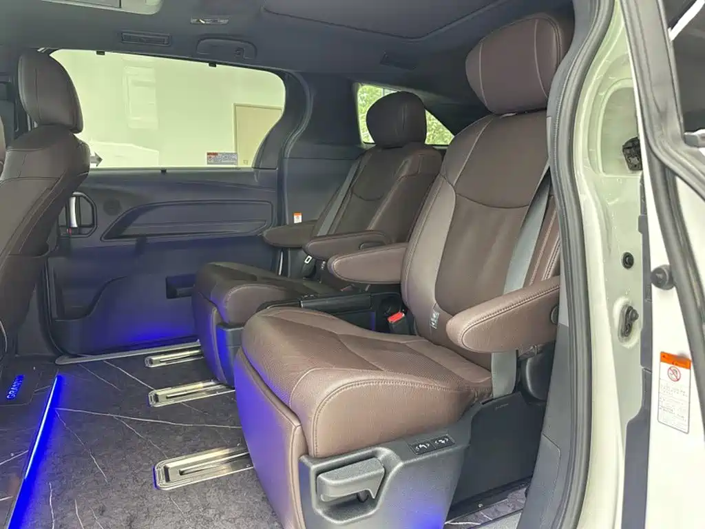 Toyota Granvia — миниатюра 23