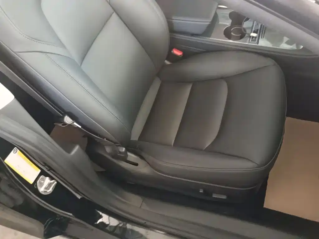 Tesla Model 3 — миниатюра 20