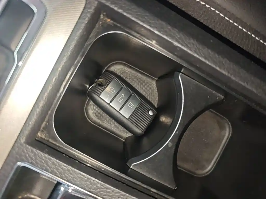 Roewe RX5 New Energy — миниатюра 9