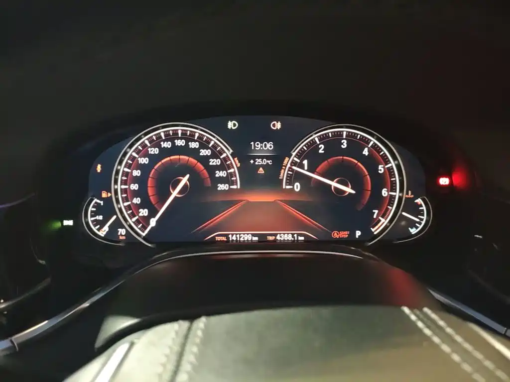 BMW 7 Series — миниатюра 12