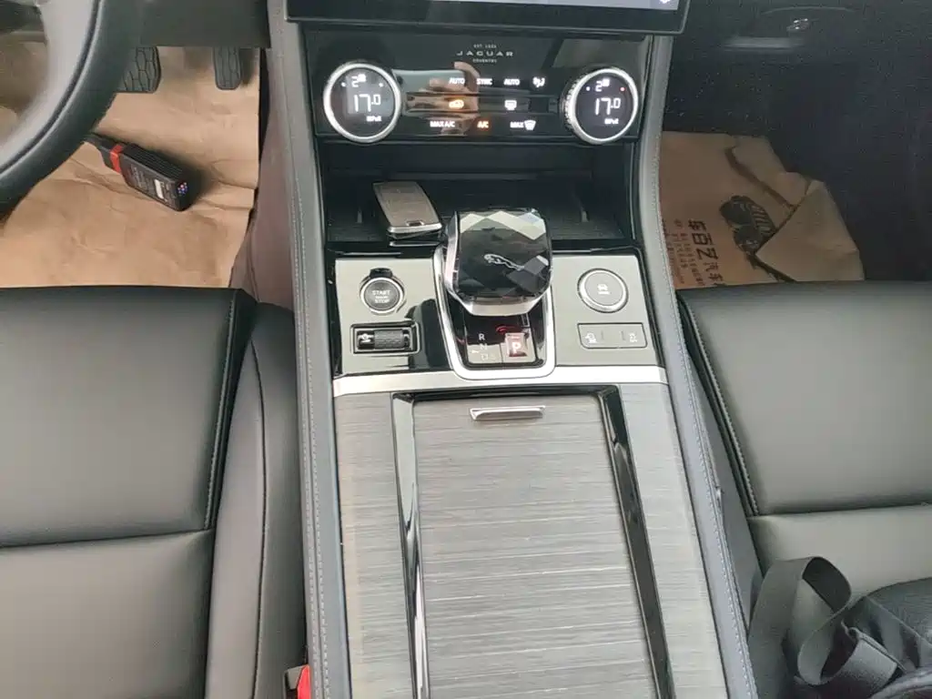 Jaguar XFL — миниатюра 14