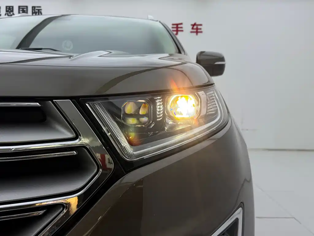 Ford Edge — миниатюра 16