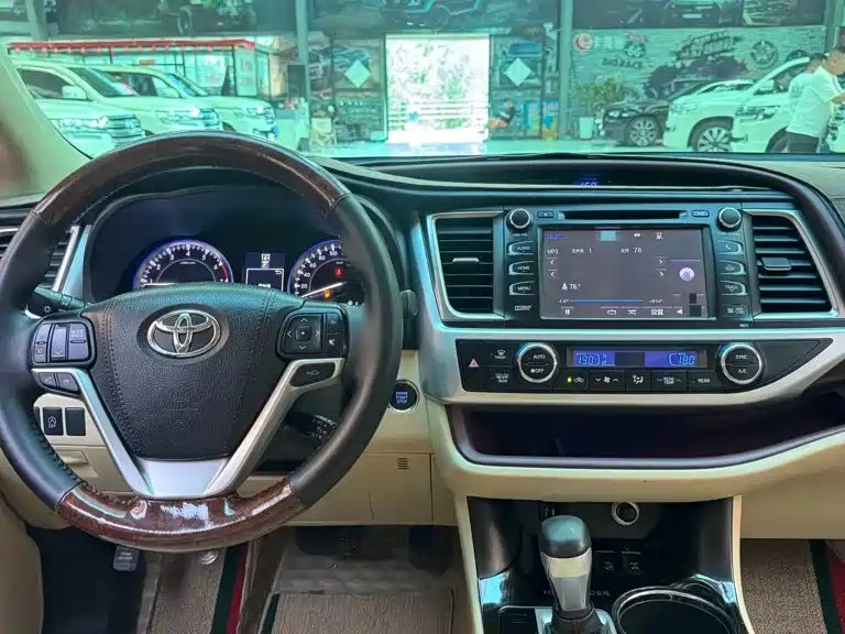 Toyota Highlander — миниатюра 5