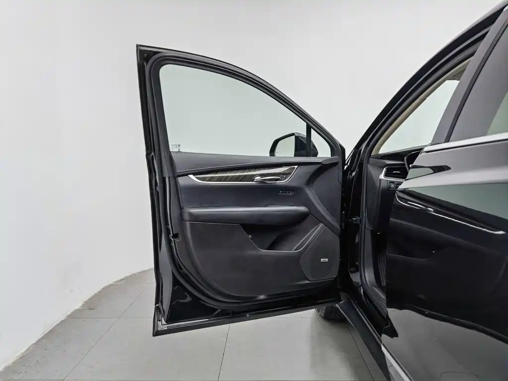 Cadillac XT5 — миниатюра 8