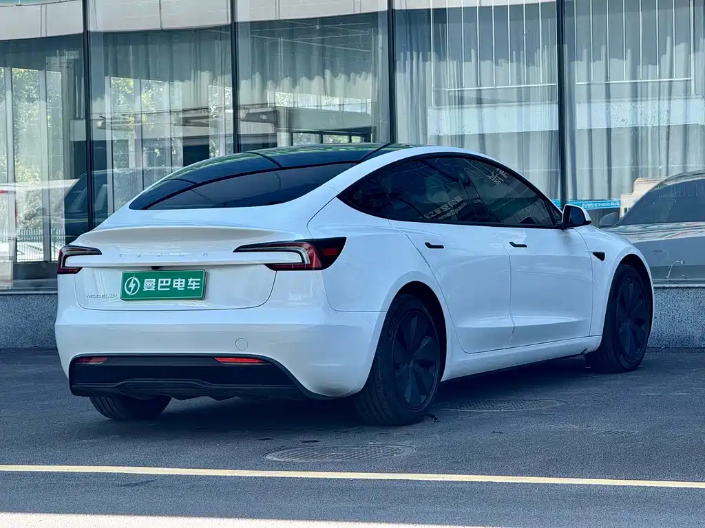 Tesla Model 3 — миниатюра 9