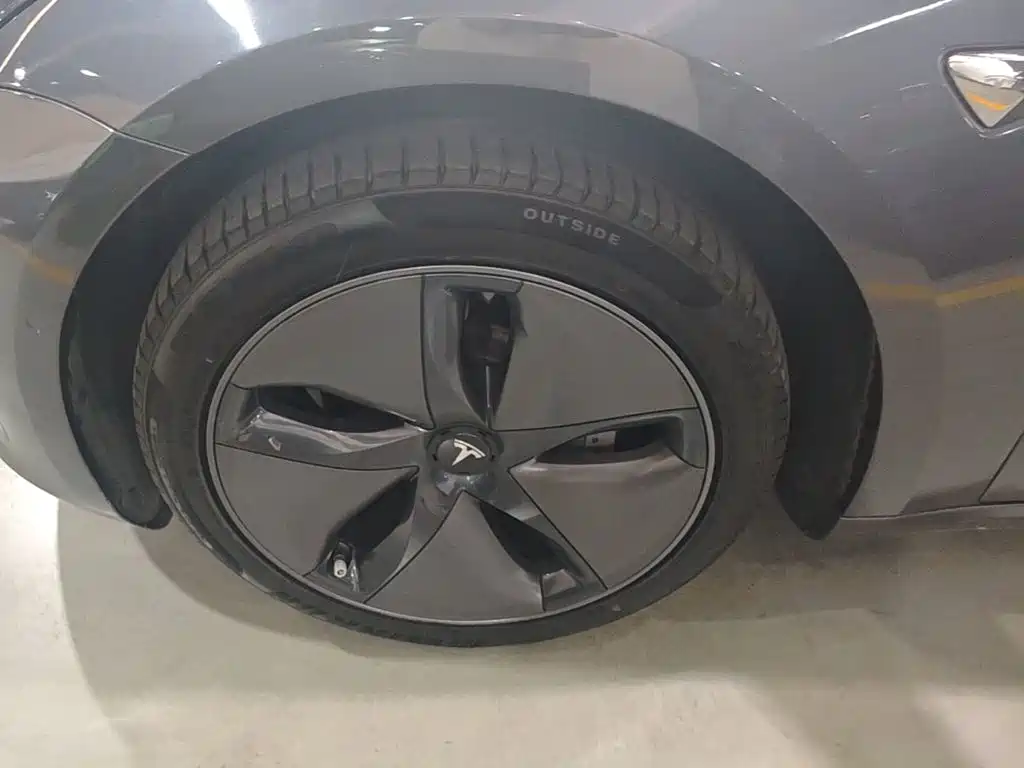 Tesla Model 3 — миниатюра 23