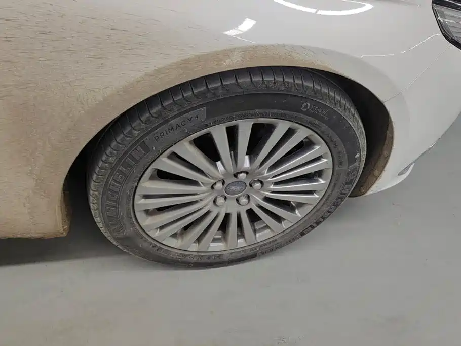 Ford Taurus — миниатюра 6
