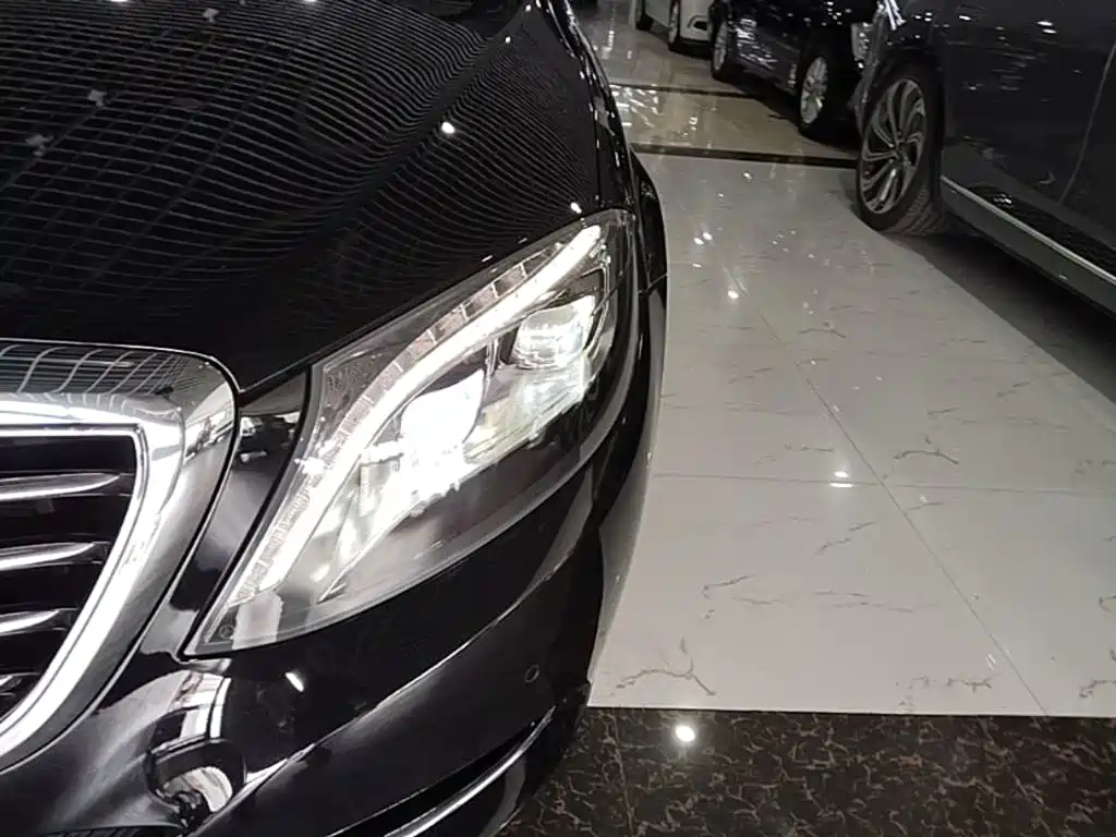 Mercedes-Benz S-Class — миниатюра 24