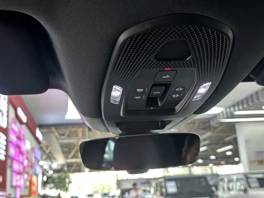 Porsche Cayenne — миниатюра 17