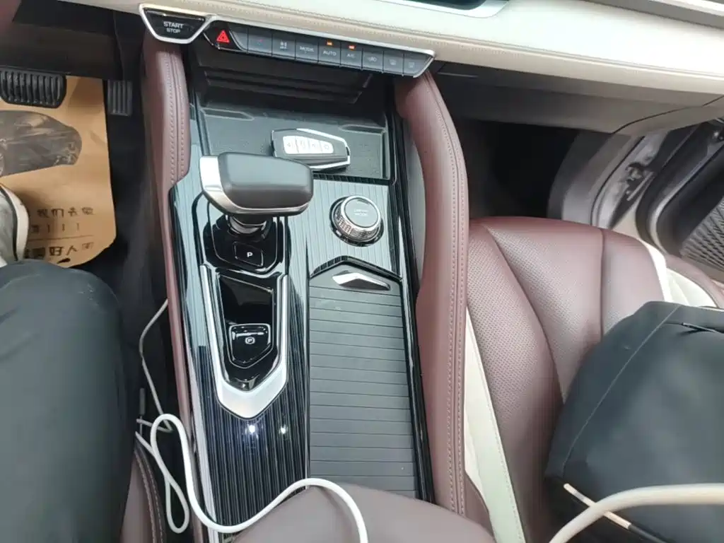 Geely Xingyue L — миниатюра 14