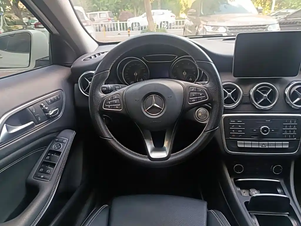 Mercedes-Benz GLA — миниатюра 15