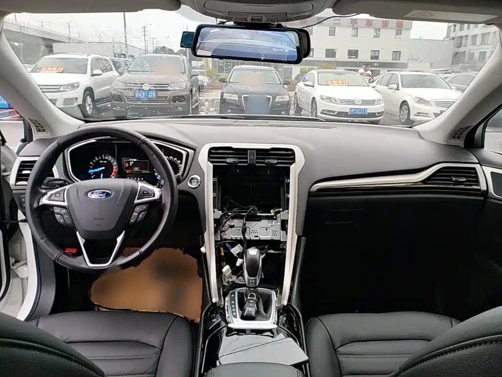 Ford Mondeo — миниатюра 10