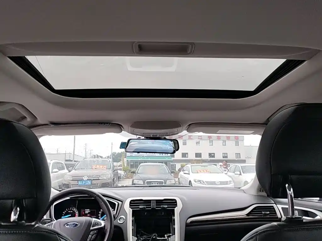 Ford Mondeo — миниатюра 18