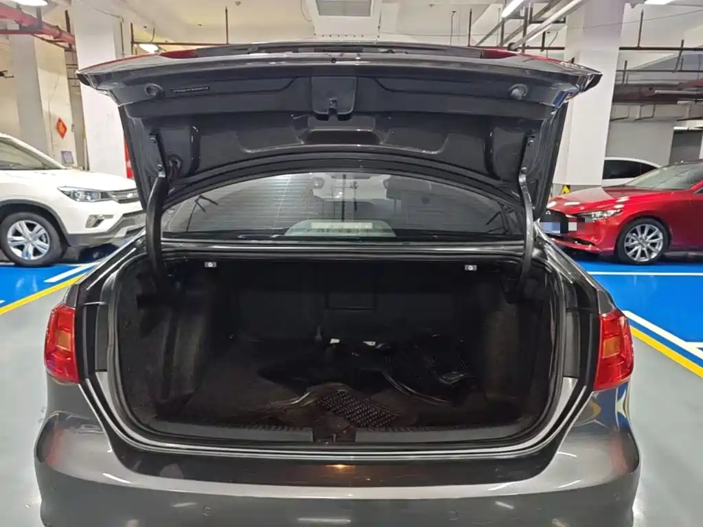 Volkswagen Sagitar — миниатюра 19