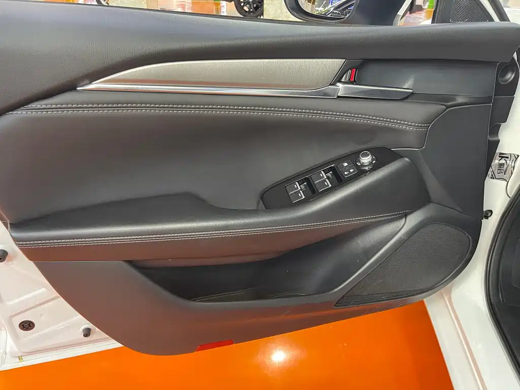 Mazda Atenza — миниатюра 6