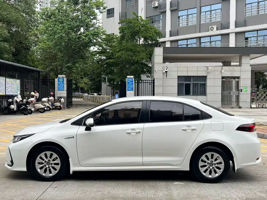 Toyota Corolla 2021 1.8L E-CVT Elite