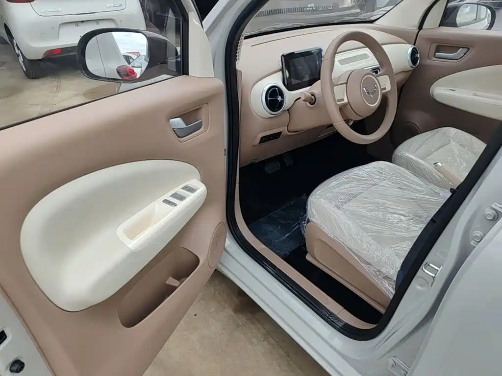 Wuling MINIEV — миниатюра 16