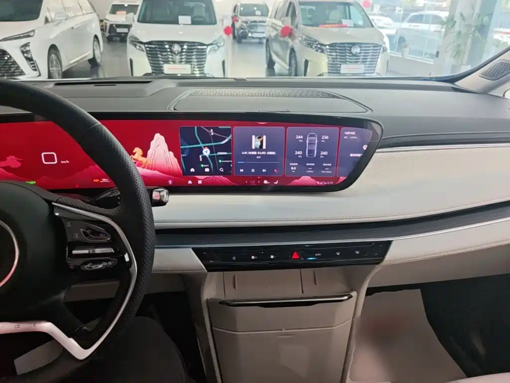 Buick GL8 Hybrid — миниатюра 10