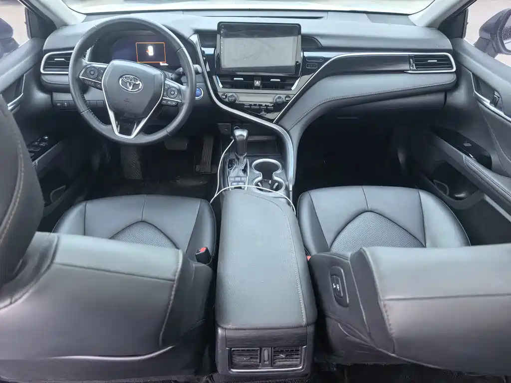 Toyota Camry — миниатюра 6