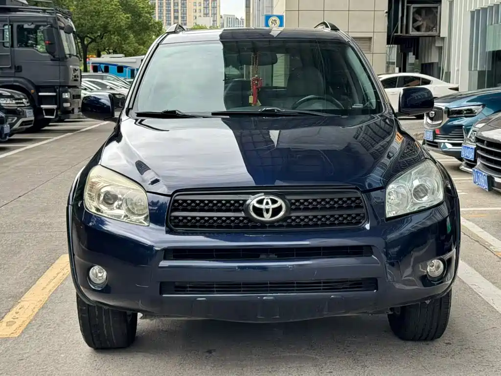 Toyota RAV4 — миниатюра 2